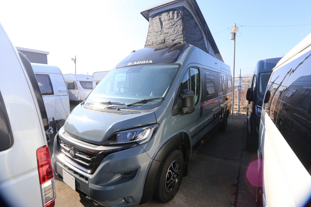  TWIN SPORTS 640 SGX Iconic new campervans.の画像