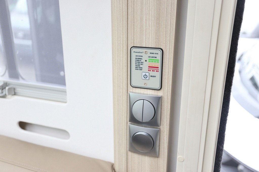  COMPACT SUPREME DL 家庭用エアコン付き!　夏休みに間に合います!!の画像