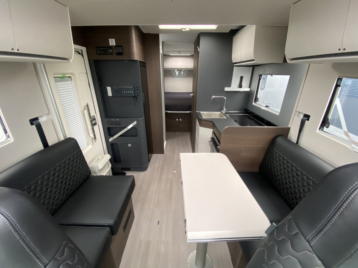 ADRIA MATRIX SUPREME 670 DC 世界のどこにいても、そこは五つ星の特等席。の画像