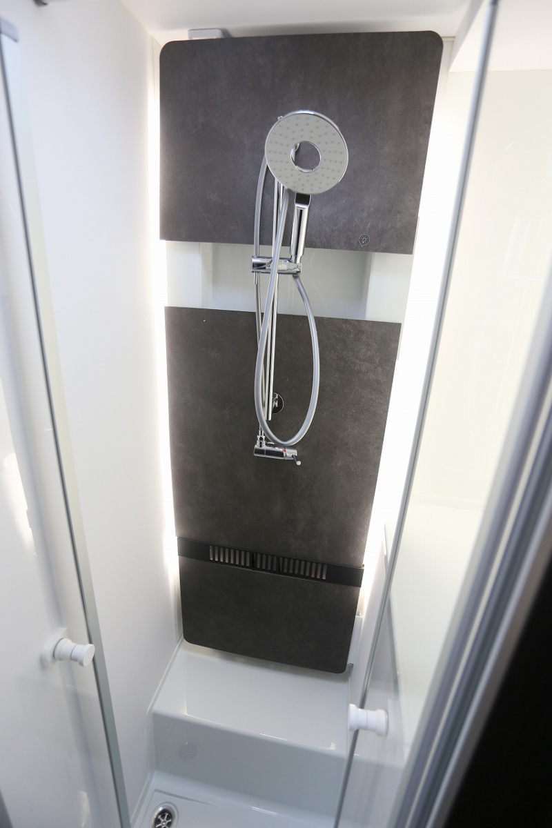 ADRIA MATRIX SUPREME 670 DC MATRIX SUPREME 670DCの画像