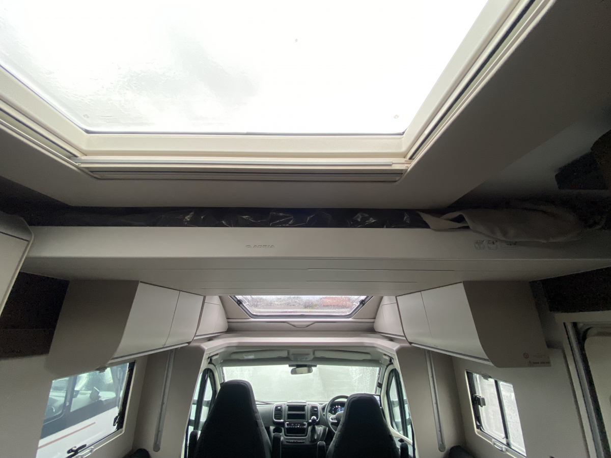 ADRIA MATRIX SUPREME 670 DC 世界のどこにいても、そこは五つ星の特等席。の画像