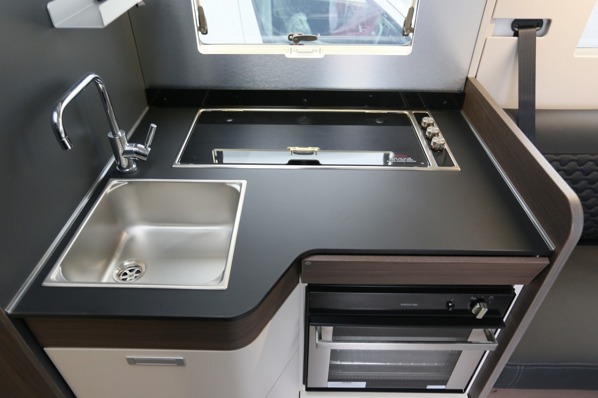 ADRIA MATRIX SUPREME 670 DC MATRIX SUPREME 670DCの画像