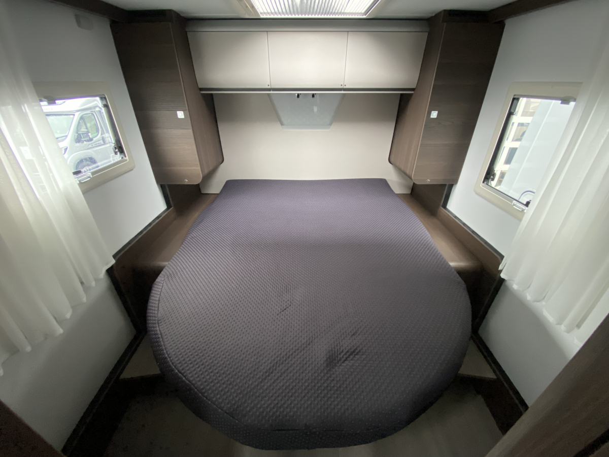 ADRIA MATRIX SUPREME 670 DC 世界のどこにいても、そこは五つ星の特等席。の画像