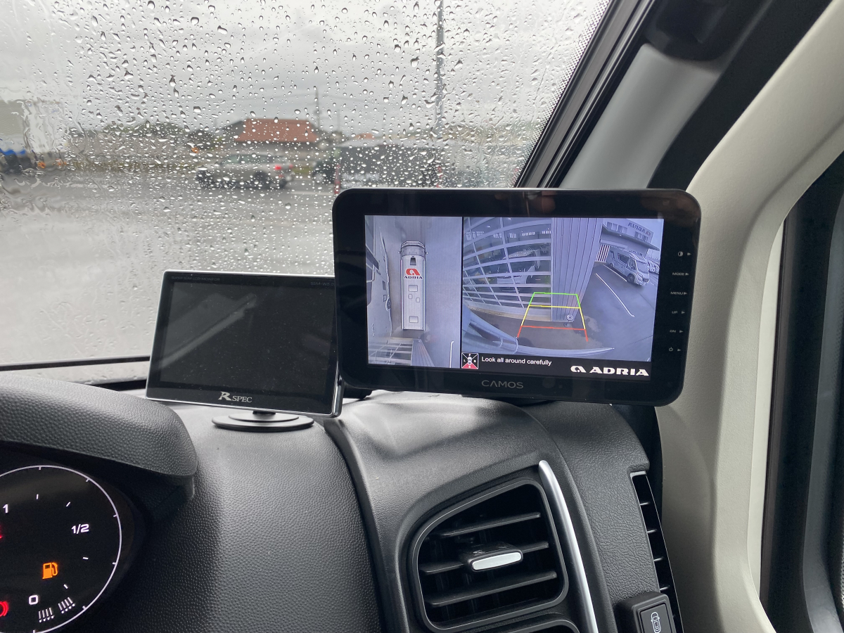 ADRIA MATRIX SUPREME 670 DC 世界のどこにいても、そこは五つ星の特等席。の画像
