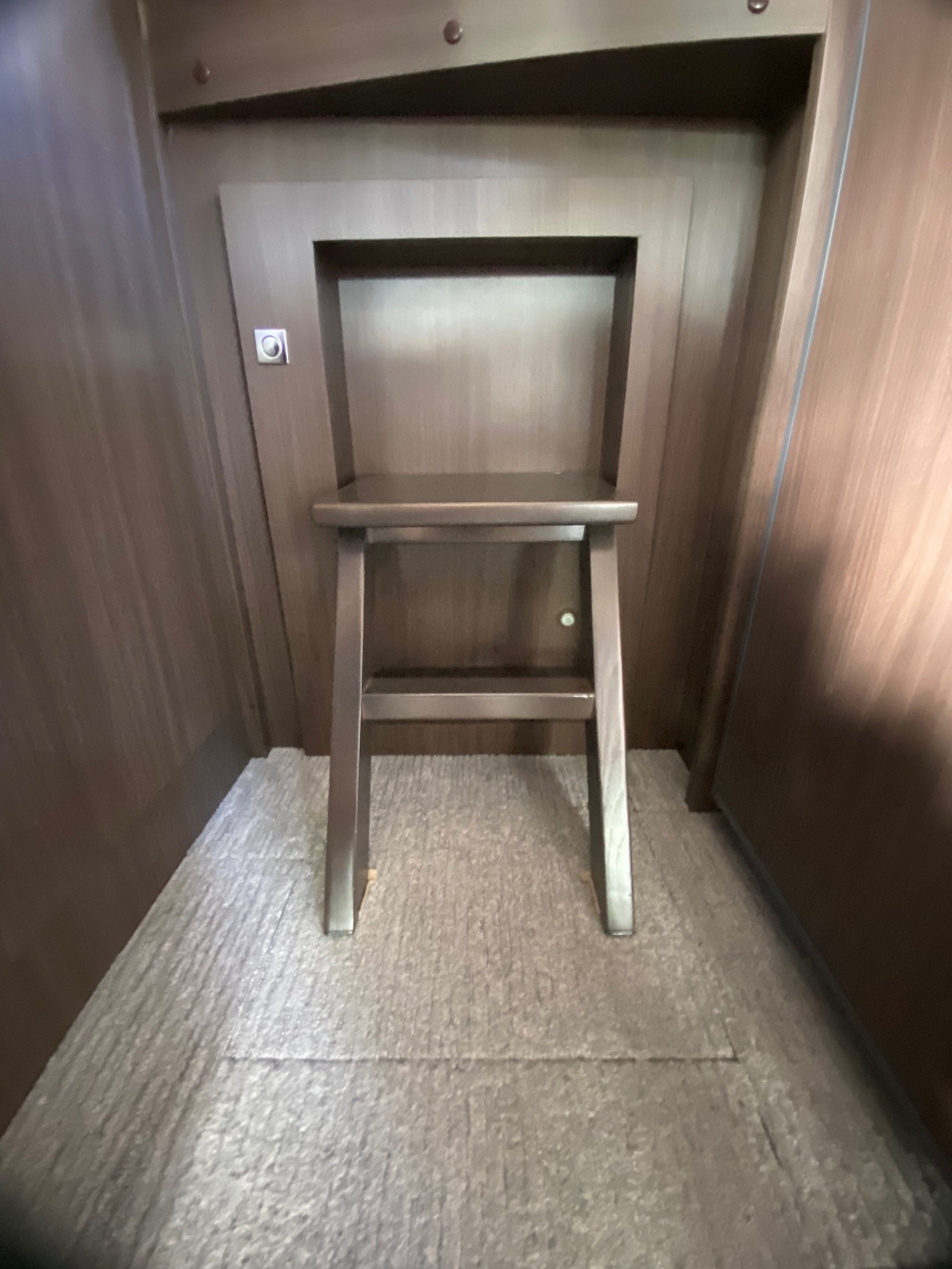 クレア 前オーナーの愛情が透けて見える。10年落ちを感じさせない、奇跡のコンディション。の画像