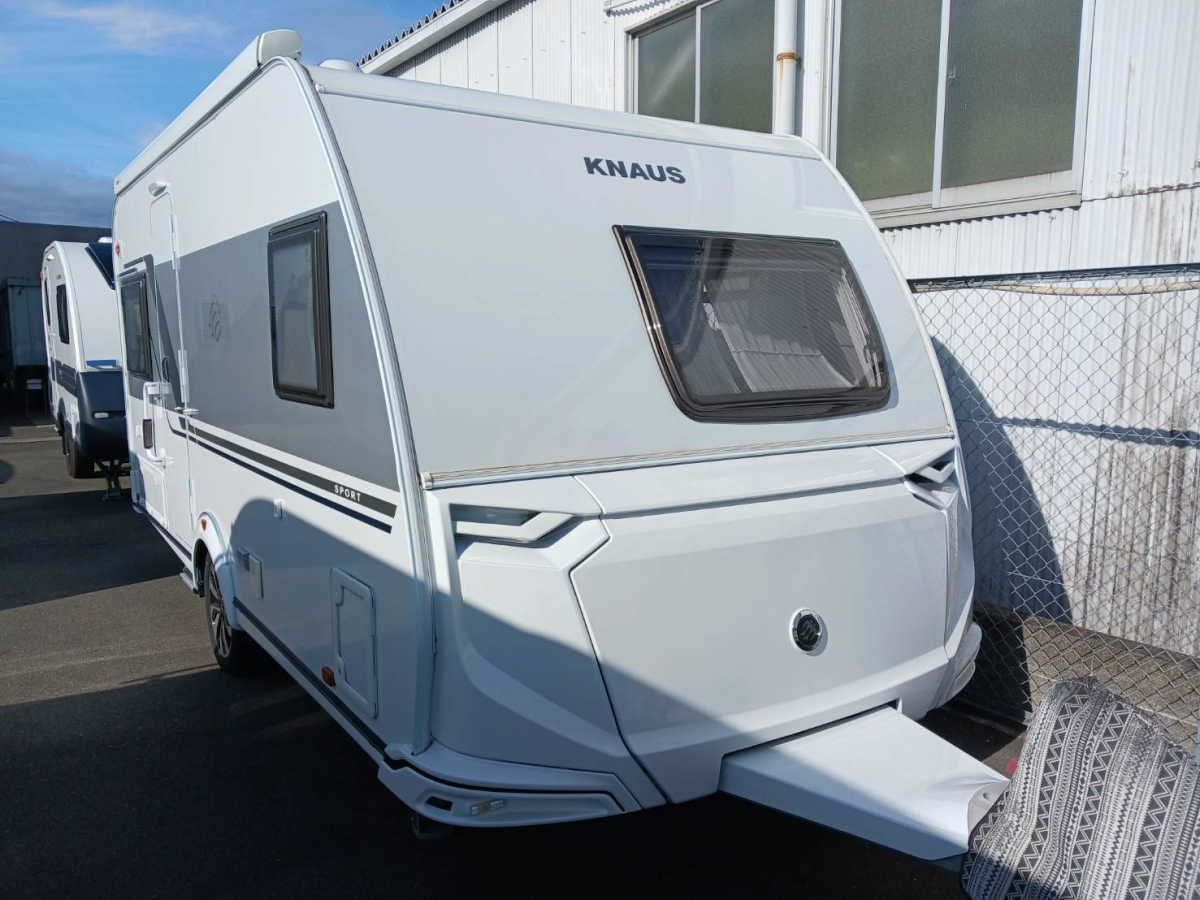 インディアナRV クナウス スポーツ 450 FU エアコンもムーバーも、欲しい装備はすべてここに。至れり尽くせりのクナウスで、極上の休日を。の画像