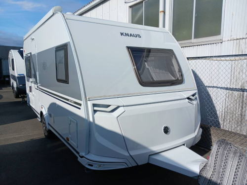 インディアナRV クナウス スポーツ 450 FU エアコンもムーバーも、欲しい装備はすべてここに。至れり尽くせりのクナウスで、極上の休日を。