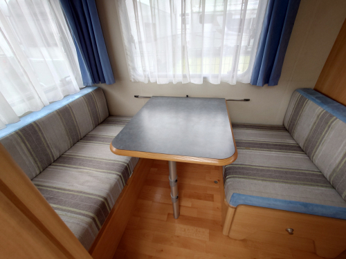 ADRIA ALTEA 390 DS 使い方自由自在!家族でも夫婦2人でも使い勝手が良いトレーラー!※牽引免許不要の他画像5枚目