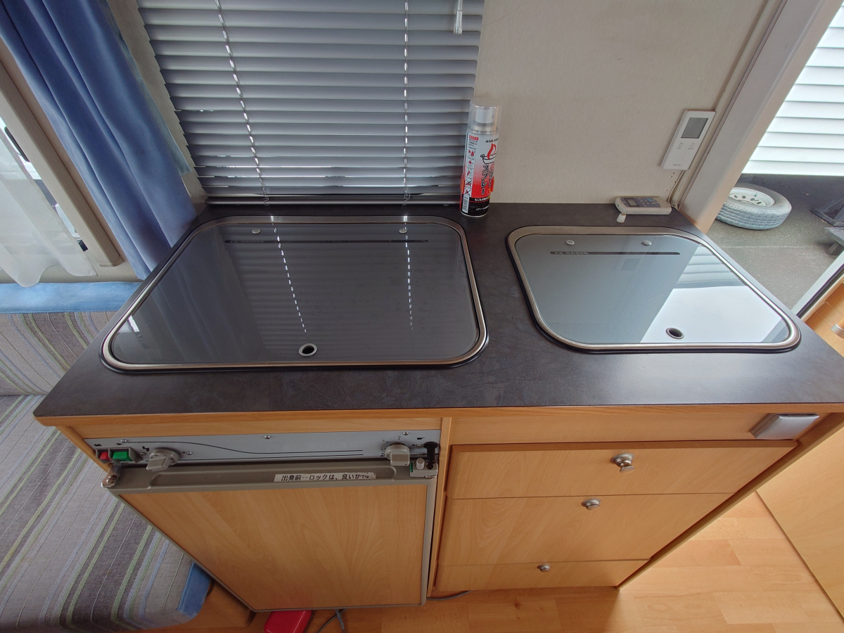 ADRIA ALTEA 390 DS 使い方自由自在!家族でも夫婦2人でも使い勝手が良いトレーラー!※牽引免許不要の画像