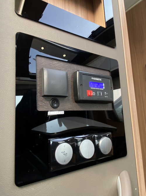 ADRIA CORAL 670 DL 妥協なき居住空間。電子レンジもTVも完備した、動くプライベートスイート。の他画像5枚目