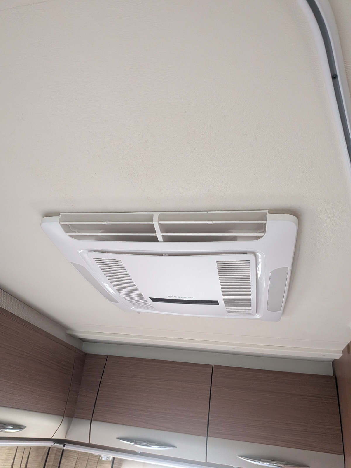 エアロバン 愛された記憶が宿る一台。丁寧に使われた、上質なエアロバンが入荷。の画像