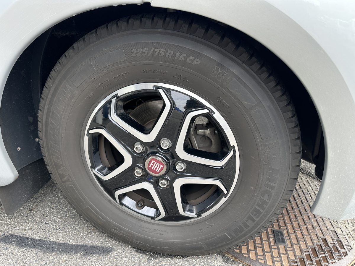 ADRIA SONIC SUPREME 700 SL ADRIAモーターホームの最上級クラス!!の画像