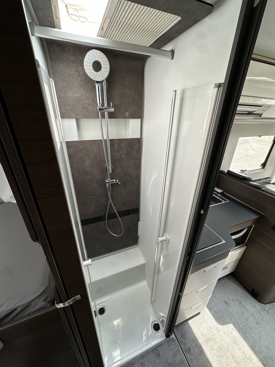 ADRIA SONIC SUPREME 700 SL ADRIAモーターホームの最上級クラス!!の画像