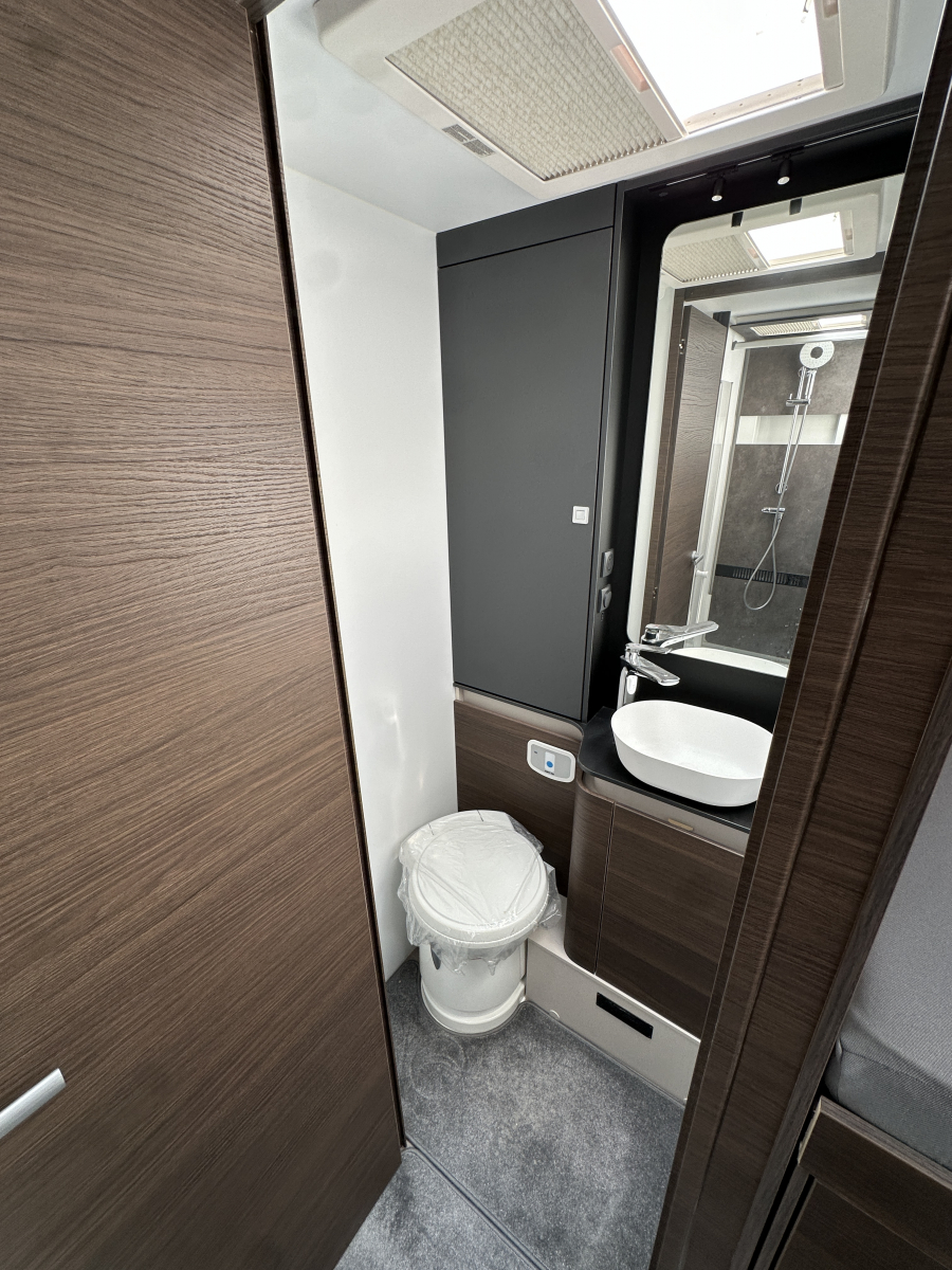 ADRIA SONIC SUPREME 700 SL ADRIAモーターホームの最上級クラス!!の画像