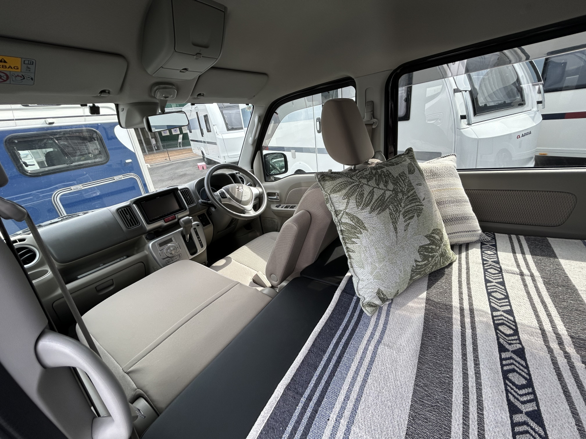 スズキ エブリキャンパー 軽キャンパーで快適な車中泊を!の画像