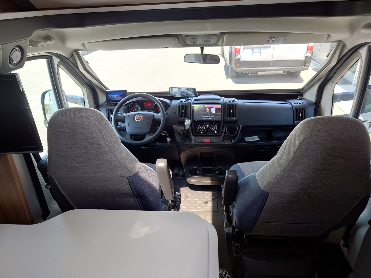 ADRIA SUN LIVING A Series A 60 SP 家族で使うのに最適!?乗車人数も就寝人数も取れるFIATベースのキャブコン!の画像