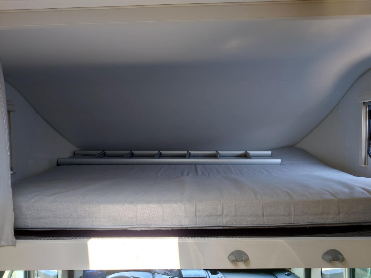 ADRIA SUN LIVING A Series A 60 SP 家族で使うのに最適!?乗車人数も就寝人数も取れるFIATベースのキャブコン!の画像
