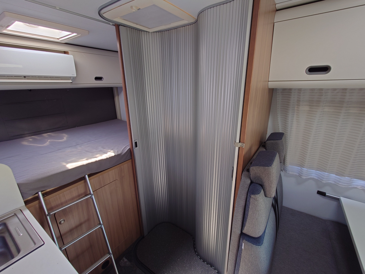 ADRIA SUN LIVING A Series A 60 SP 家族で使うのに最適!?乗車人数も就寝人数も取れるFIATベースのキャブコン!の画像