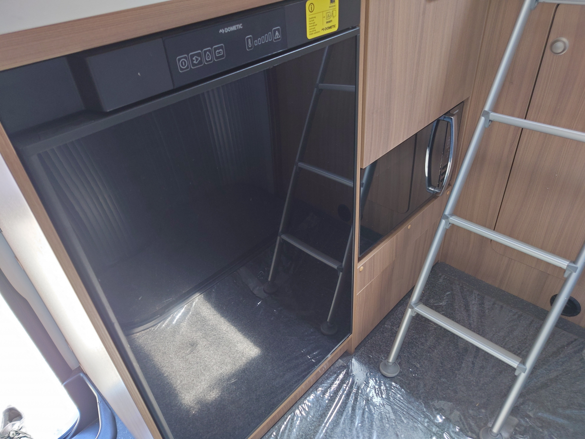 ADRIA SUN LIVING A Series A 60 SP 家族で使うのに最適!?乗車人数も就寝人数も取れるFIATベースのキャブコン!の画像