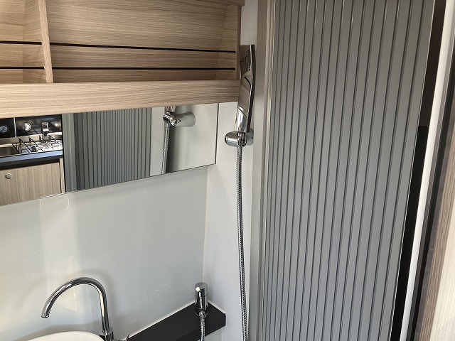 ADRIA SUN LIVING V 55SP 訳あり特価販売車両!!　最適なスペックを備えたキャンパーバン!!の画像