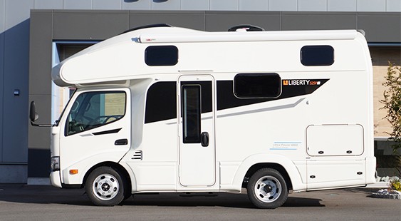 アネックス LIBERTY 52SP i_ExtraPower2400 進化を止めないリバティ。進化したバンクベッドで、家族みんながゆったり深く眠れる。の画像