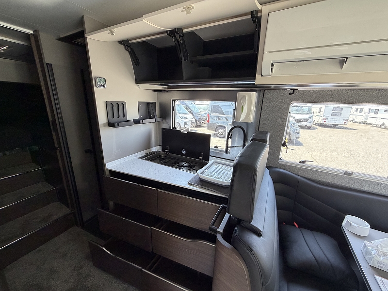 ADRIA SUPERSONIC 780 SL モーターホームの最高峰の画像