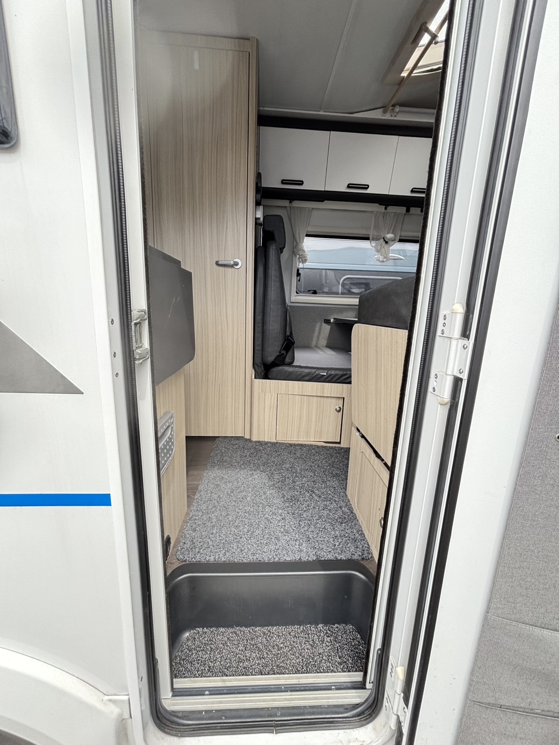 ADRIA SUN LIVING A Series A 70DK 大家族やグループでの旅行に最適の画像