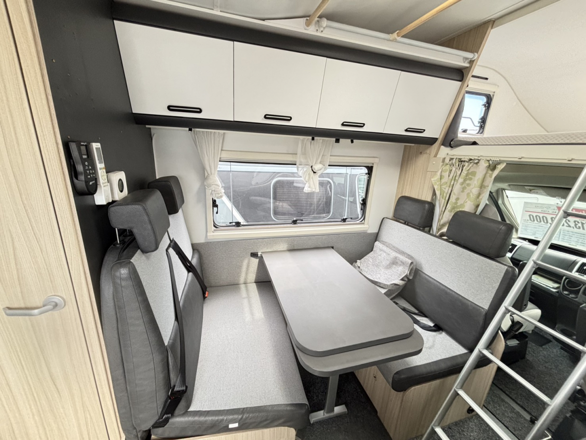 ADRIA SUN LIVING A Series A 70DK 大家族やグループでの旅行に最適の画像