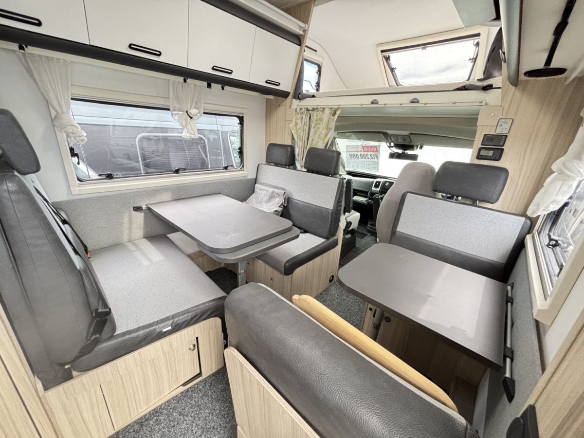 ADRIA SUN LIVING A Series A 70DK 大家族やグループでの旅行に最適の画像