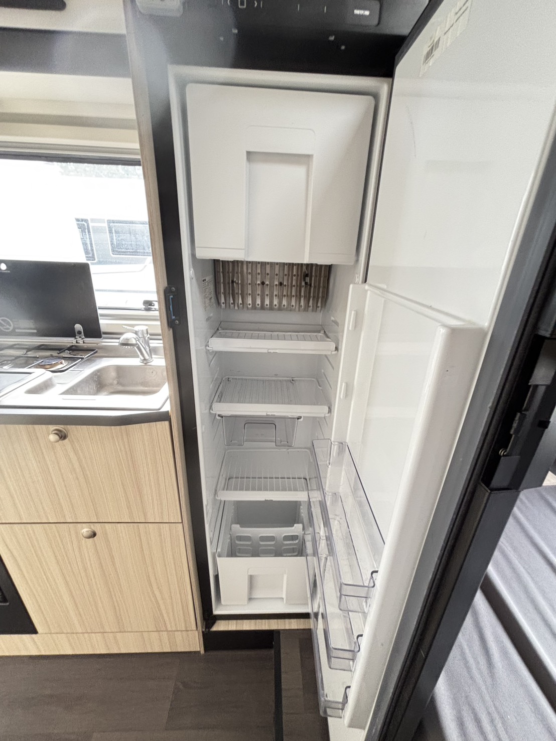 ADRIA SUN LIVING A Series A 70DK 大家族やグループでの旅行に最適の画像