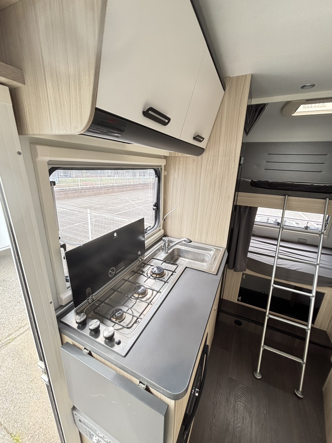 ADRIA SUN LIVING A Series A 70DK 大家族やグループでの旅行に最適の画像