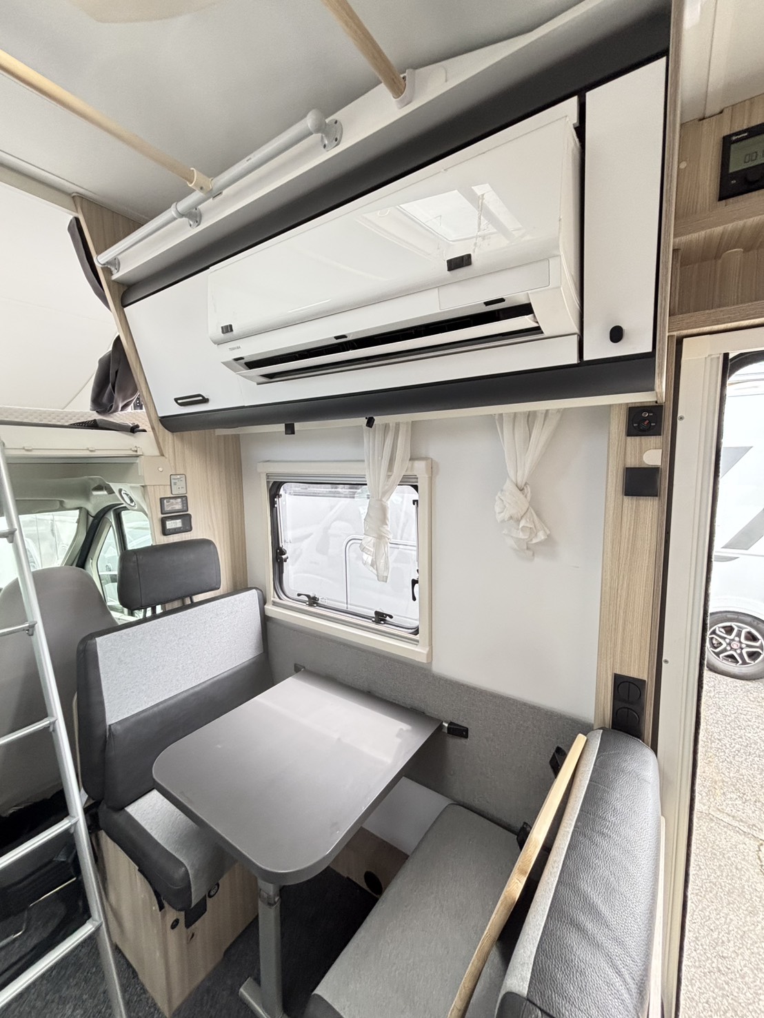 ADRIA SUN LIVING A Series A 70DK 大家族やグループでの旅行に最適の画像
