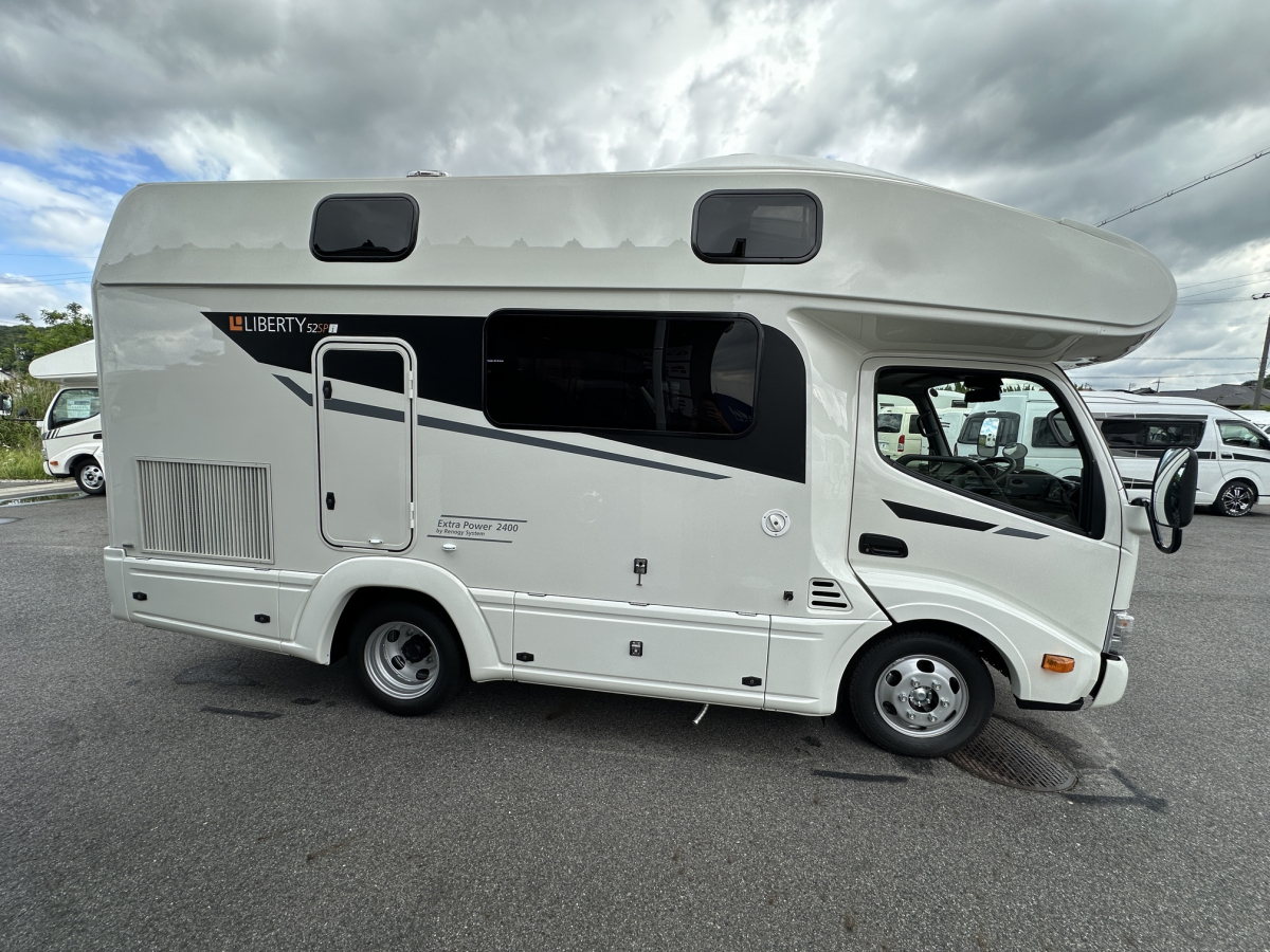 アネックス LIBERTY 52SP i_ExtraPower2400 ベッドルームを重視している方お勧めのレイアウト車両!!の画像