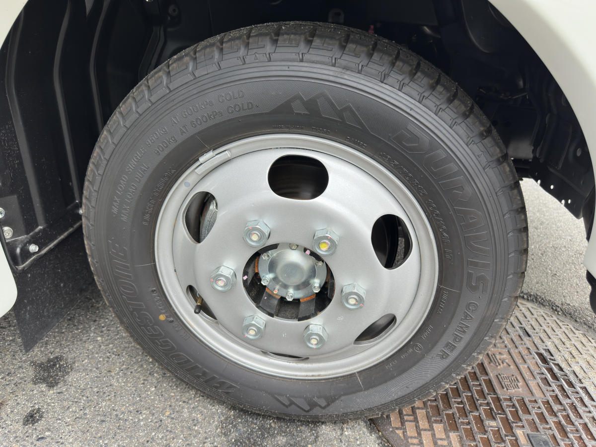 アネックス LIBERTY 52SP i_ExtraPower2400 ベッドルームを重視している方お勧めのレイアウト車両!!の画像