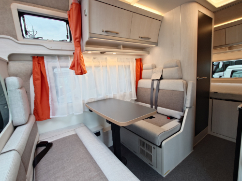 アネックス LIBERTY 52SP i_UltraPower4800 床暖房システム搭載、 国内最高峰の断熱性能と居住性を備えたプレミアム・キャブコン!の他画像3枚目