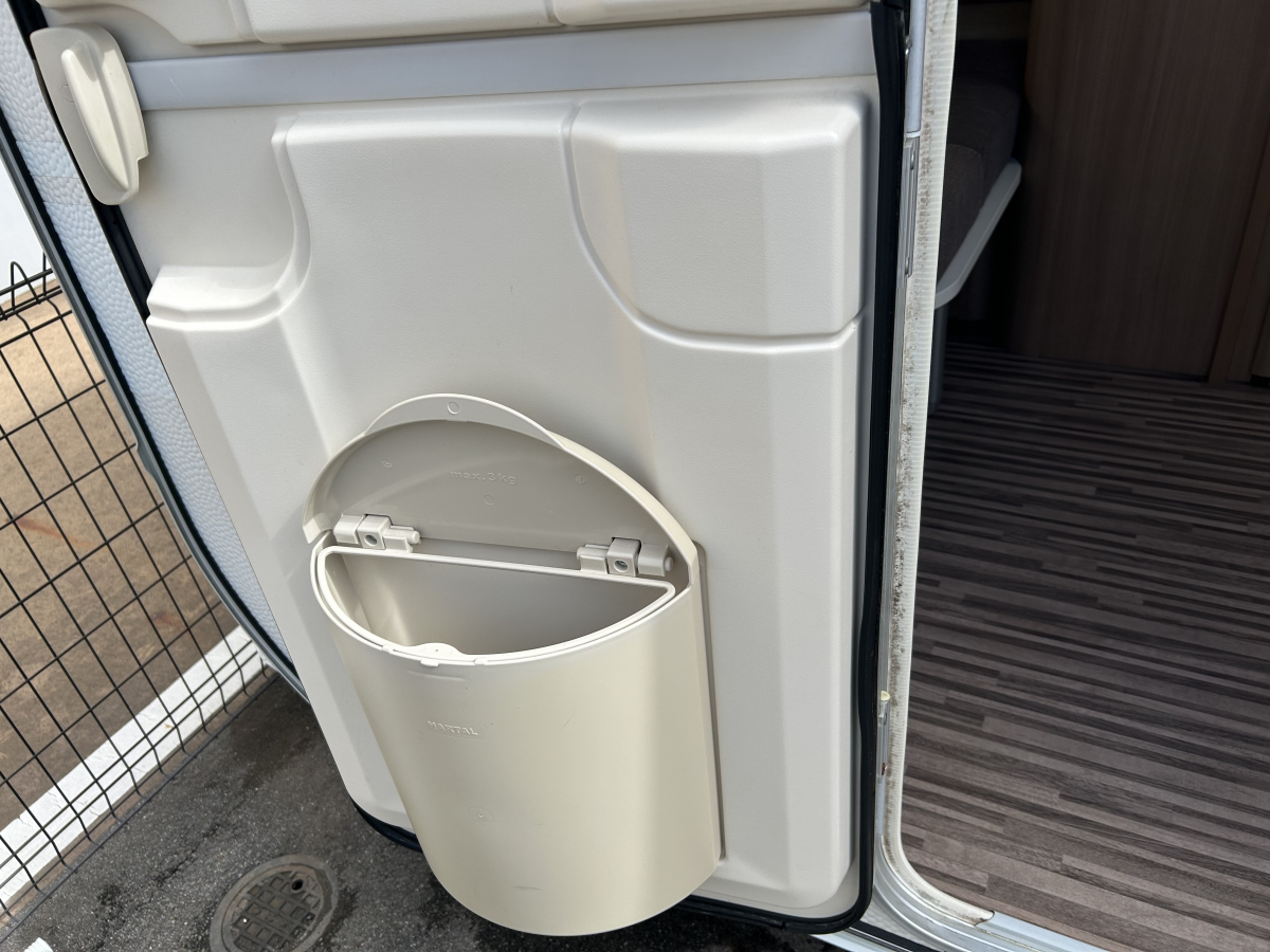 ADRIA AVIVA 370 DD 普通車免許でけん引できる軽量でマルチなトレーラー!の画像