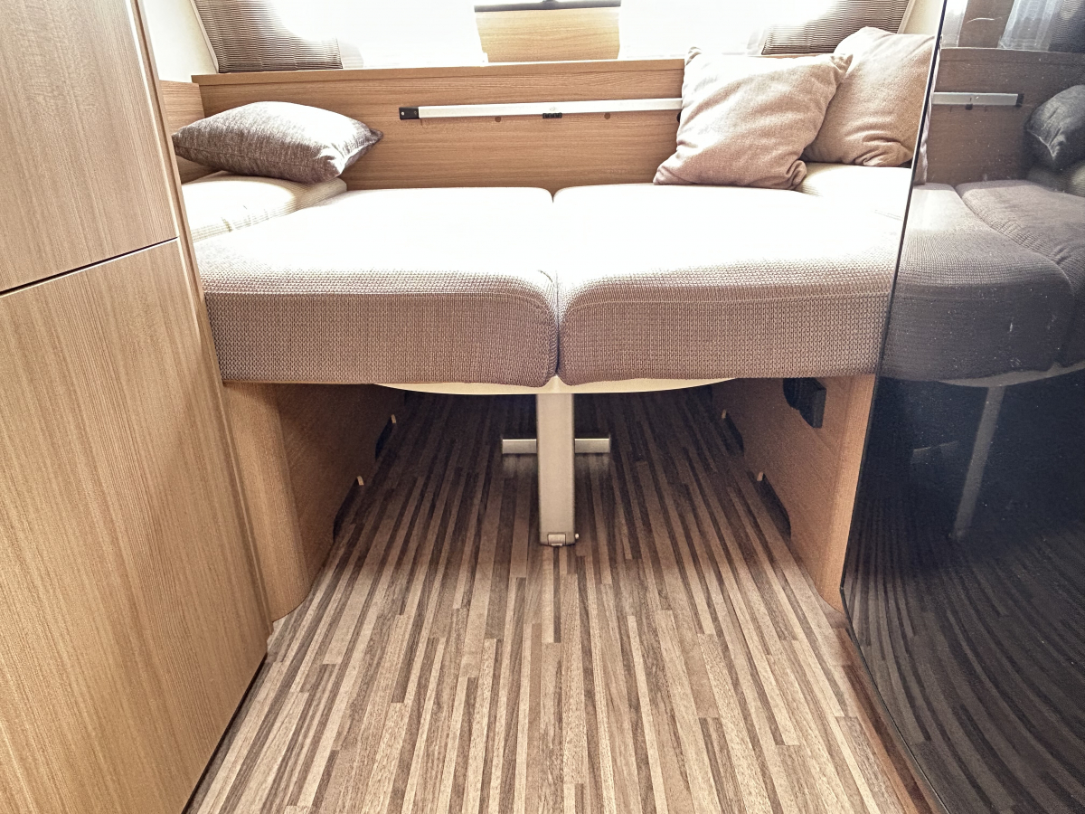 ADRIA AVIVA 370 DD 普通車免許でけん引できる軽量でマルチなトレーラー!の画像