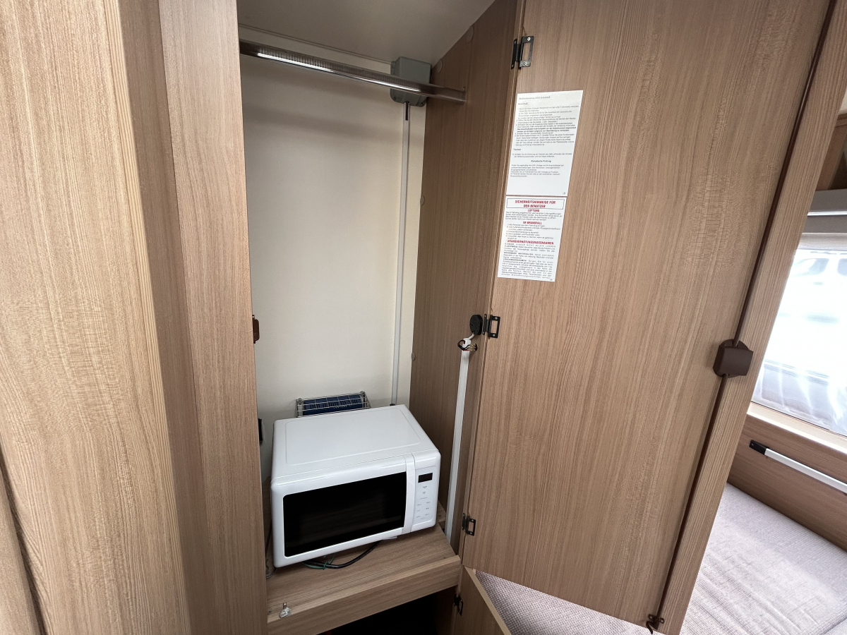 ADRIA AVIVA 370 DD 普通車免許でけん引できる軽量でマルチなトレーラー!の画像