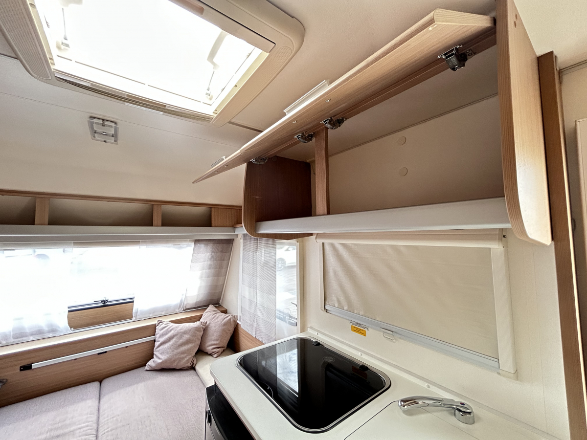 ADRIA AVIVA 370 DD 普通車免許でけん引できる軽量でマルチなトレーラー!の画像