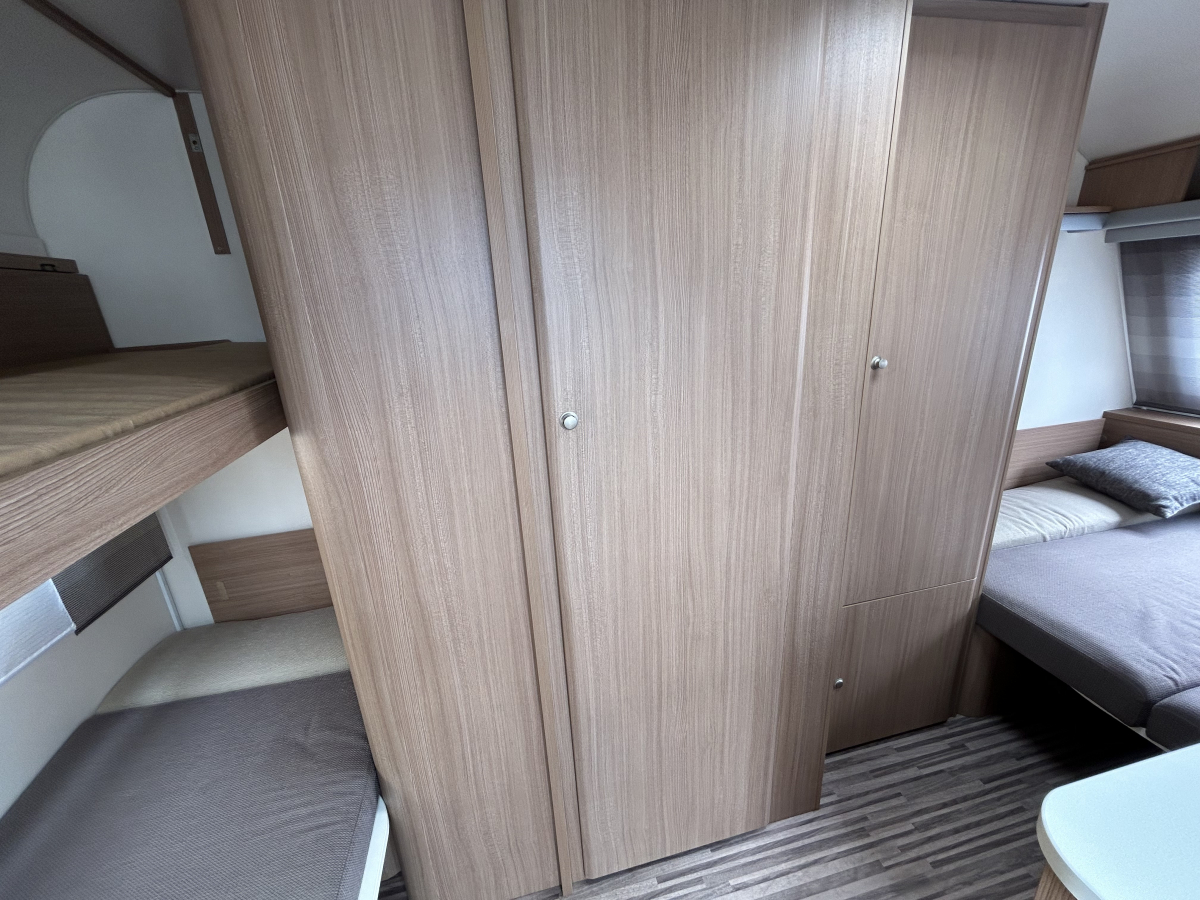 ADRIA AVIVA 370 DD 普通車免許でけん引できる軽量でマルチなトレーラー!の画像