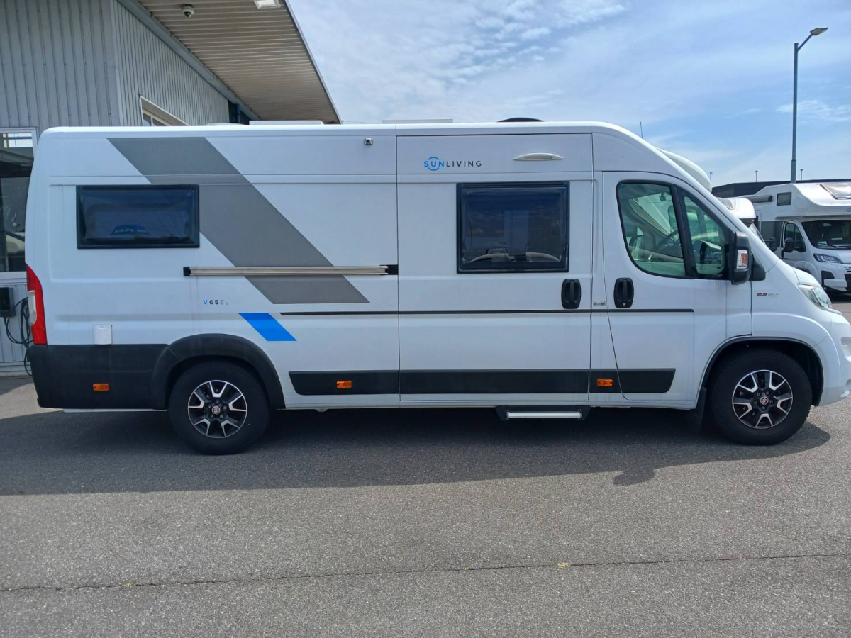 ADRIA SUN LIVING V Series V 65SL リアベッド広々のデュカトバンベースのキャンピングの画像