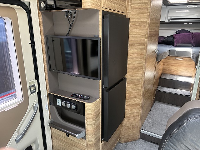 ADRIA SONIC SUPREME 710 SL 他の追随を許さない圧倒的なハイセンスデザインのエクステリアの画像