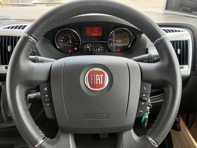 ADRIA SONIC SUPREME 710 SL 他の追随を許さない圧倒的なハイセンスデザインのエクステリアの画像