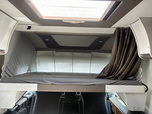 ADRIA SONIC SUPREME 710 SL 他の追随を許さない圧倒的なハイセンスデザインのエクステリアの画像