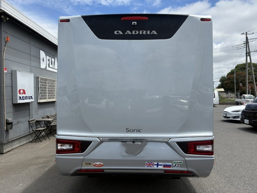 ADRIA SONIC SUPREME 710 SL 他の追随を許さない圧倒的なハイセンスデザインのエクステリアの他画像2枚目