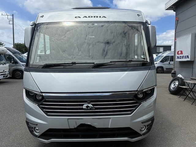 ADRIA SONIC SUPREME 710 SL 他の追随を許さない圧倒的なハイセンスデザインのエクステリアの画像