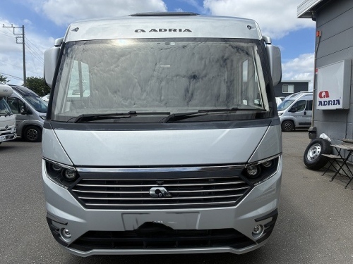 ADRIA SONIC SUPREME 710 SL 他の追随を許さない圧倒的なハイセンスデザインのエクステリア