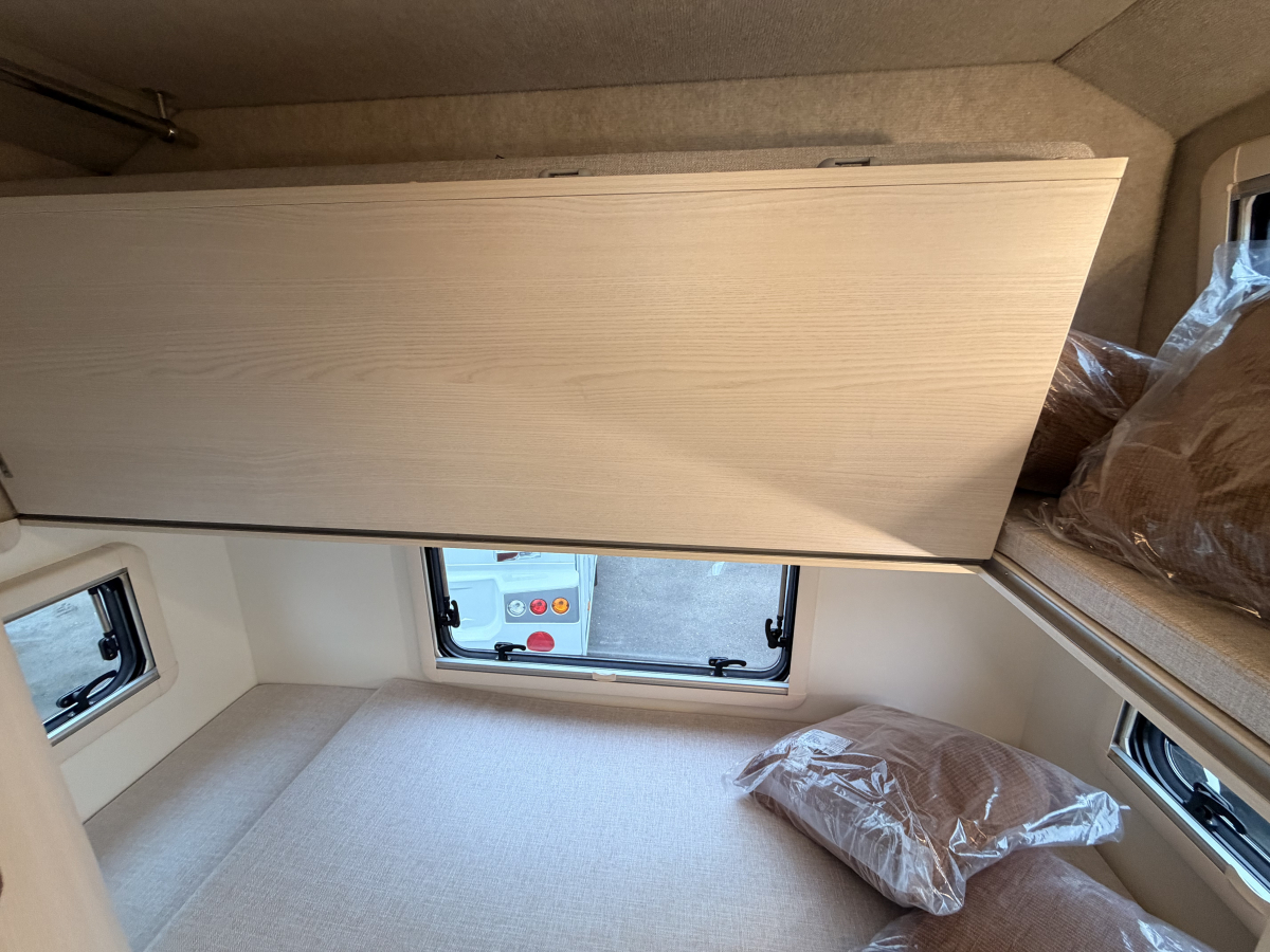 アネックス LIBERTY 52DB i_ExtraPower2400 4WD　ディーゼルターボ　寒冷地仕様入庫!床暖房システム搭載、国内最高峰の断熱性能と居住性を備えたプレミアムキャブコン!の画像