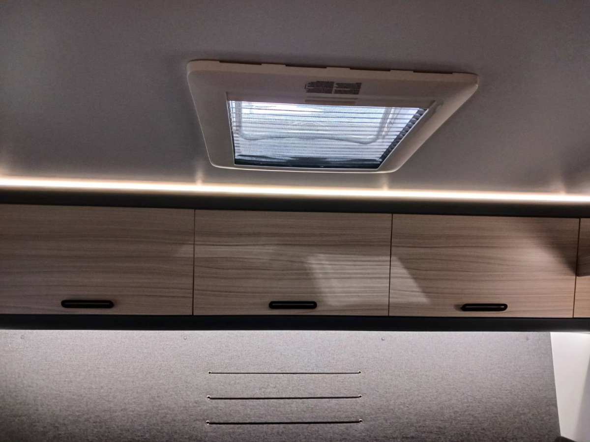 SUN LIVING A 75DP 6人乗車、6人就寝のファミリー向け輸入モーターホームの画像