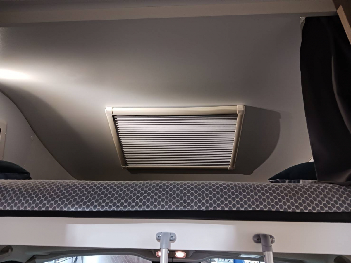 SUN LIVING A 75DP 6人乗車、6人就寝のファミリー向け輸入モーターホームの画像
